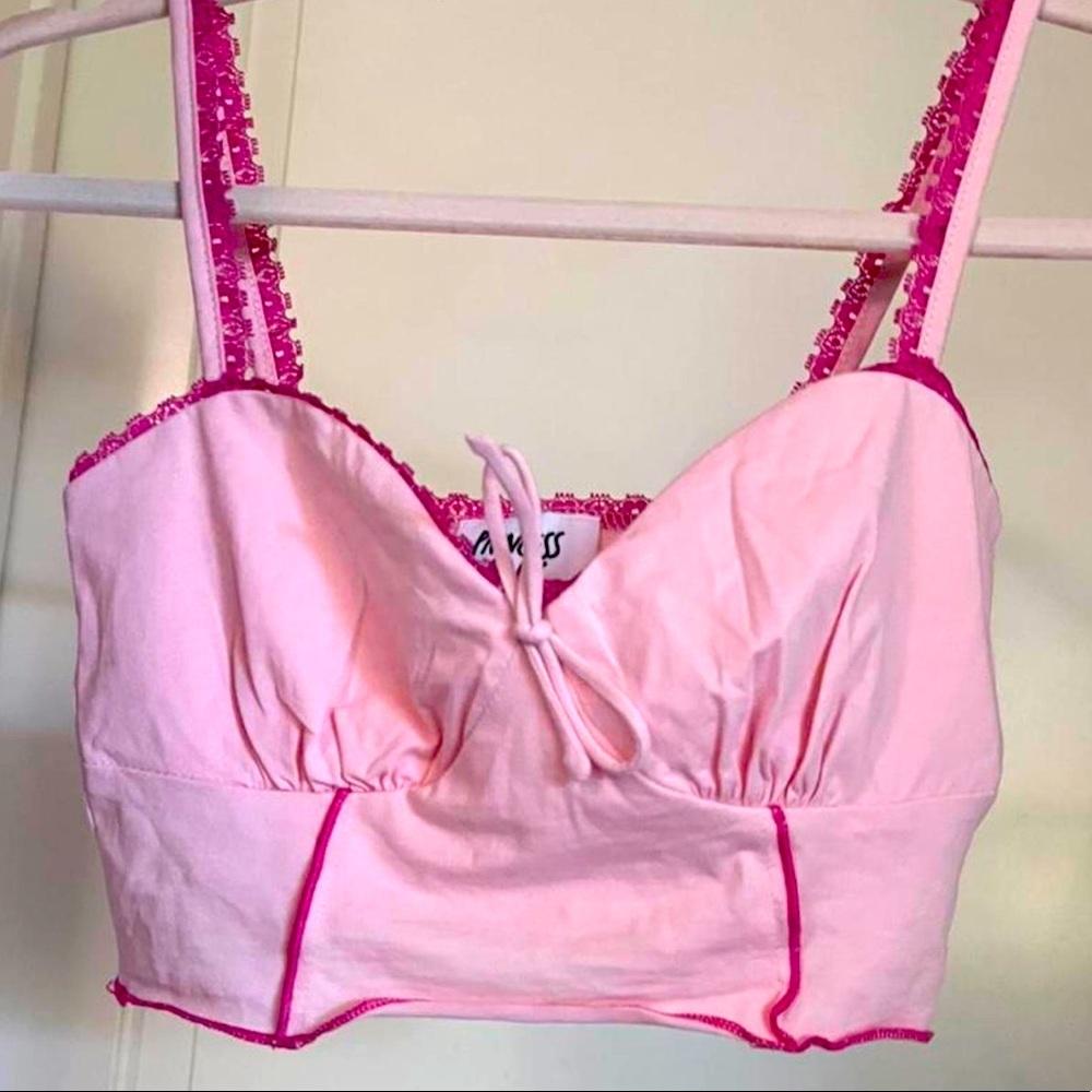 Princess Polly pink trim crop top 🎀